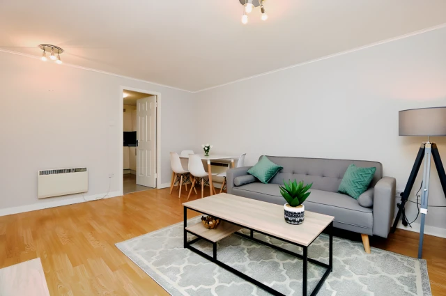 Garriochmill Way, G20 6LL 3