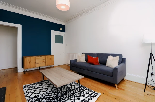 White Street , G11 5EB 4