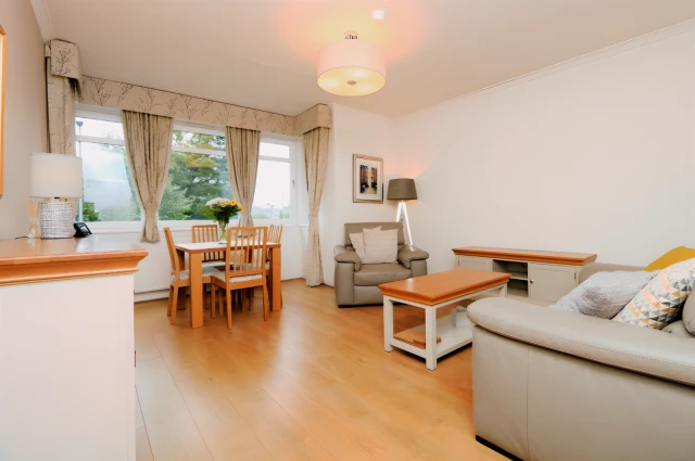 Hyndland Road, G12 9UX 1