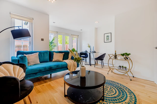Birchfield Drive, G14 9FG 3