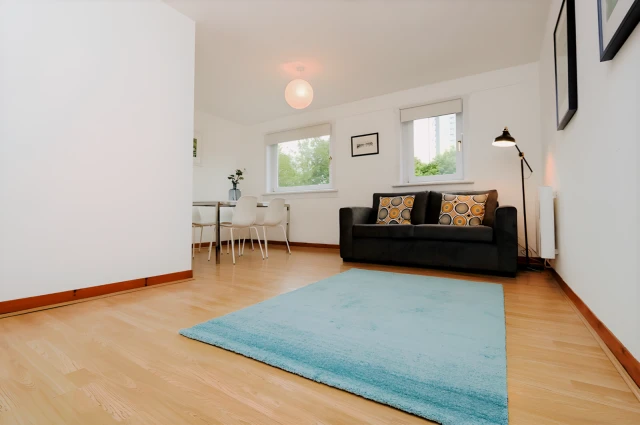 Dumbarton Road, G14 9SE 2
