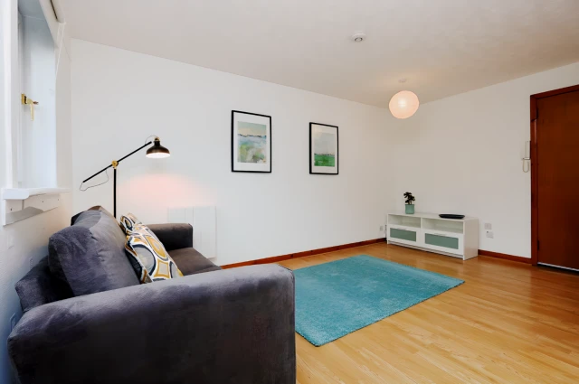 Dumbarton Road, G14 9SE 4