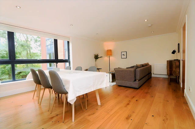 Hayburn Lane, G12 9FD 4