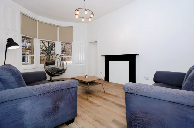 Barrington Drive, G4 9DT 1