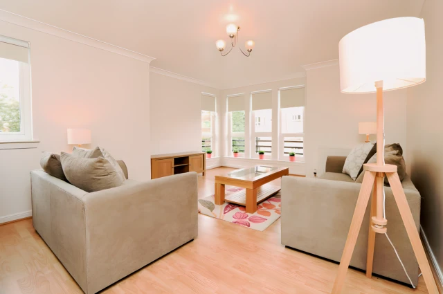 Whittingehame Drive, G12 0YH 1
