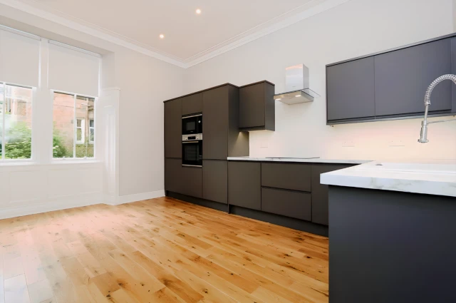 Queensborough Gardens, G12 9TU 4