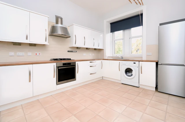 Airlie Street, G12 9SN 4