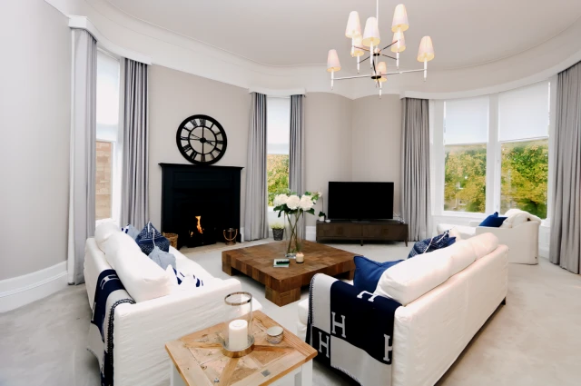 Winton Drive, G12 0PZ 1