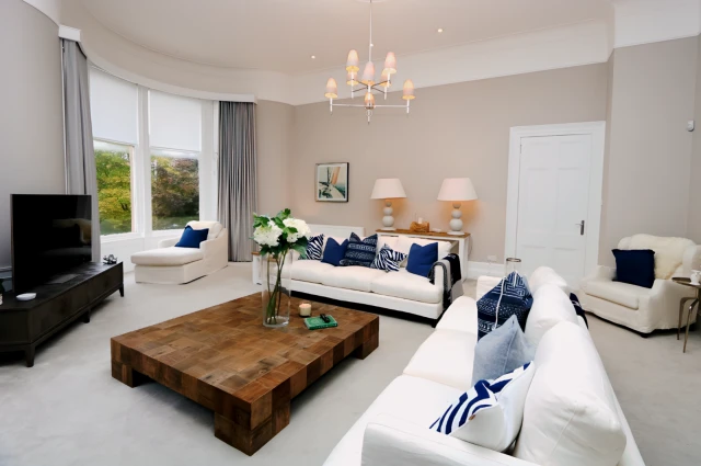 Winton Drive, G12 0PZ 2