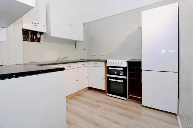 Cleveden Drive, G12 0NU 4