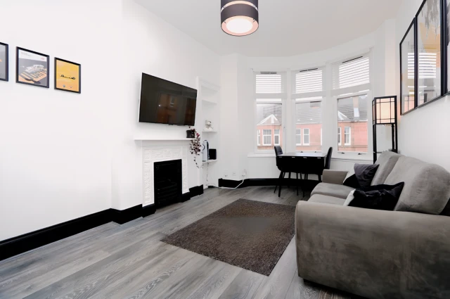 Dumbarton Road, G11 6HZ 1