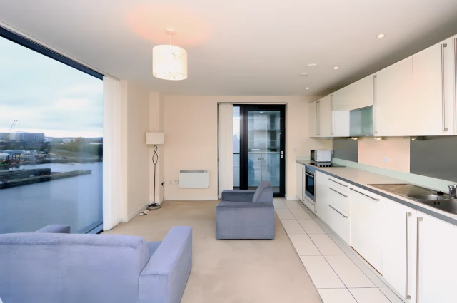 Castlebank Place, G11 6DS 4