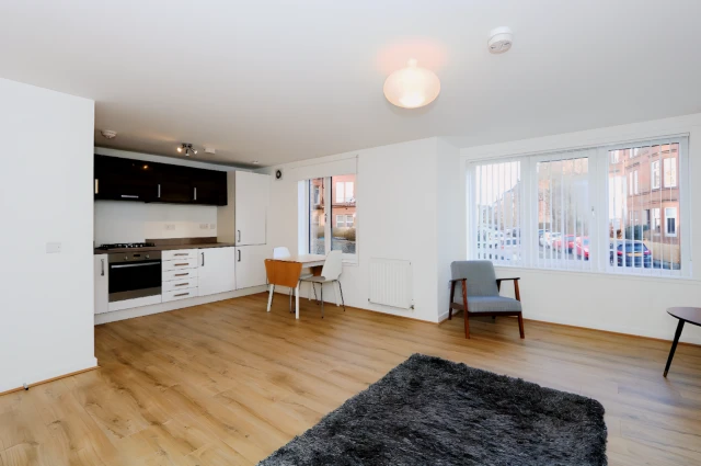 Lochleven Road, G42 9JJ 1