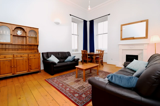 Hillhead Street, G12 8PS 2