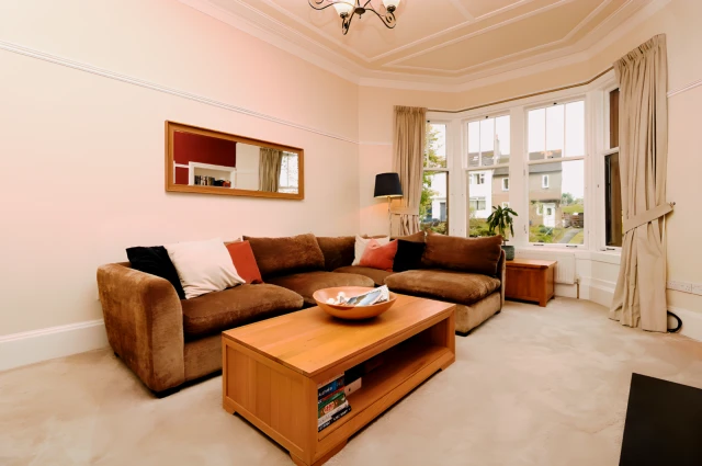 Beechwood Drive, G11 7EU 3