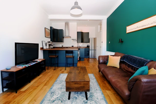 Sinclair Drive, G42 9SN 4