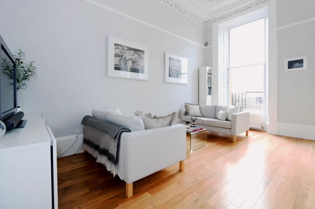 Woodlands Terrace, G3 6DD 3
