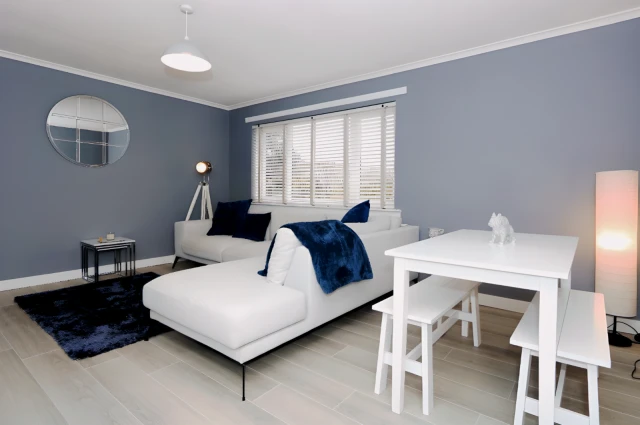 Howth Drive, G13 1RF 1