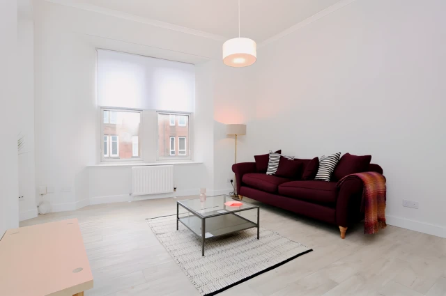 Dumbarton Road, G11 6SB 3