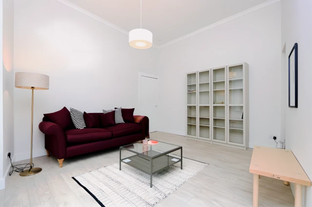Dumbarton Road, G11 6SB 4
