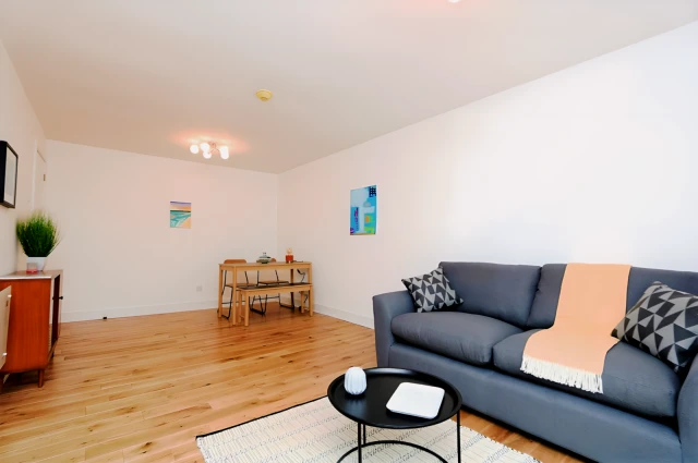 Buccleuch Street, G3 6QR 3