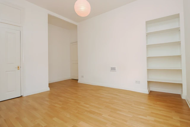 High Street, G4 0QS 4