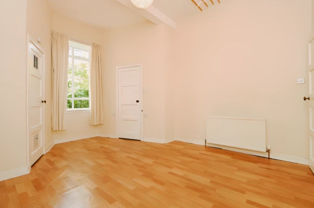 Dudley Drive, G12 9SB 4