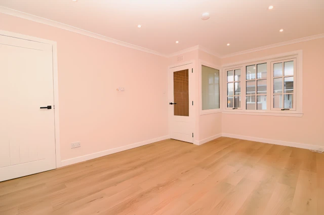 Blairatholl Gardens, G11 7QN 4