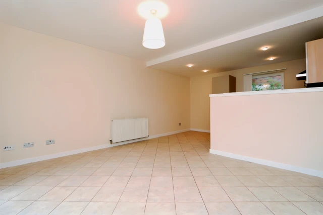 McPhail Street, G40 1AN 3