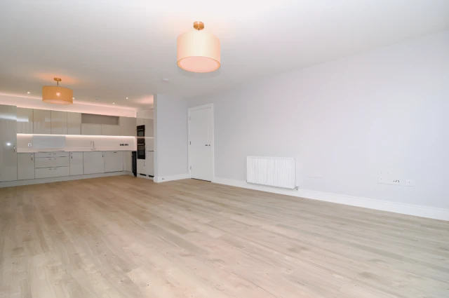 Eastwoodhill Grove, G46 6BB 4