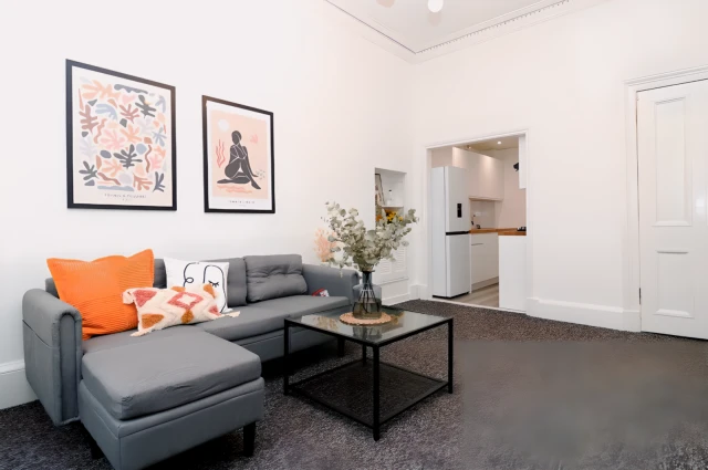 Prince Edward Street, G42 8LX 4