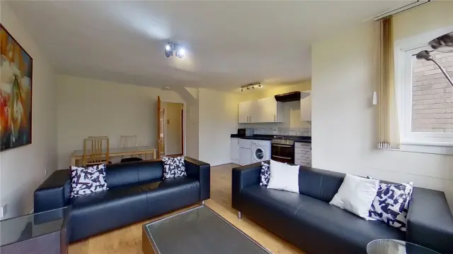 Dirleton Place, Glasgow, G41 1