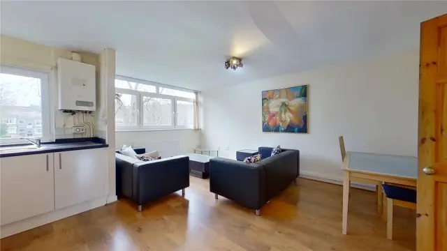 Dirleton Place, Glasgow, G41 2