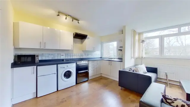 Dirleton Place, Glasgow, G41 4