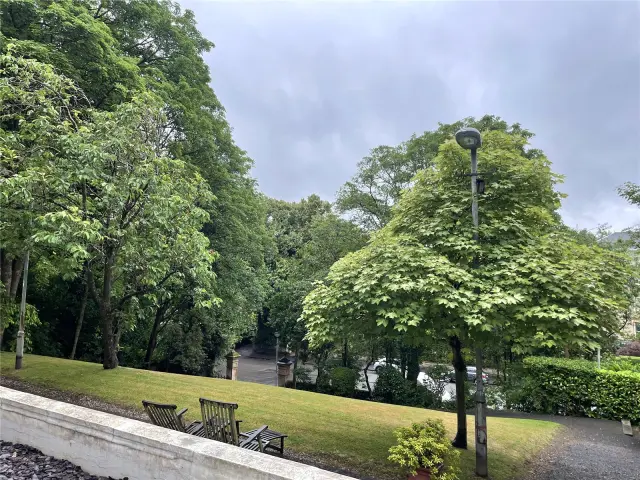 Dalziel Drive, Pollokshields, GLASGOW, G41 1