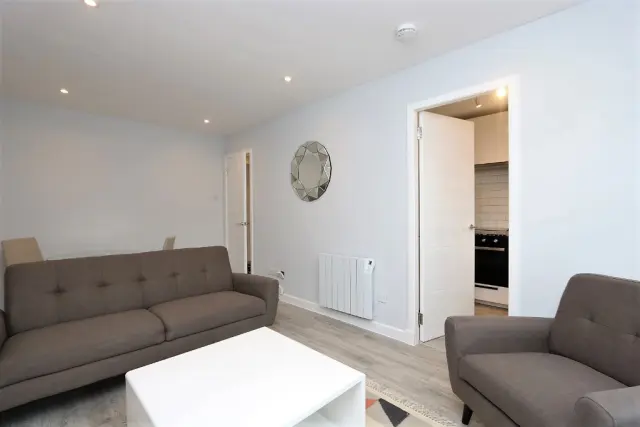 Gladstone Street, G4 9PJ 1