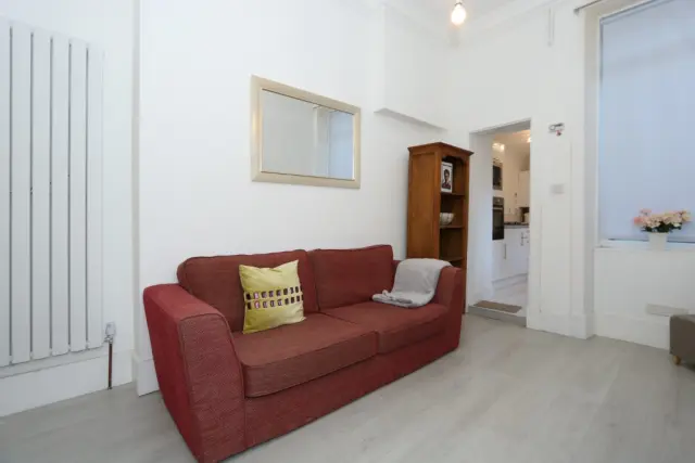 Sandbank Street, G20 0PQ 3