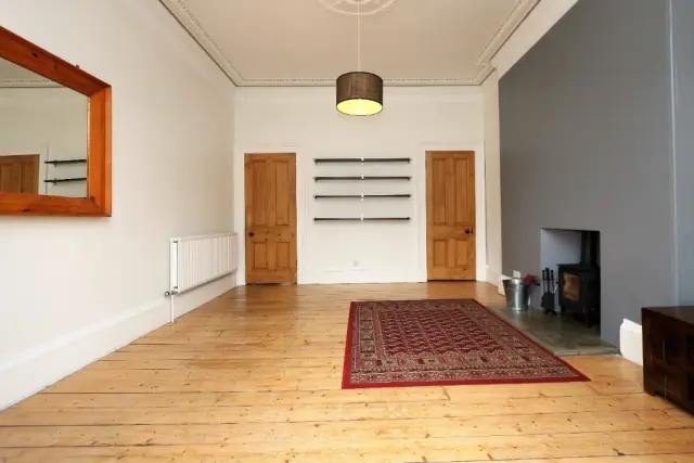 Lawrence Street, G11 5HF 4