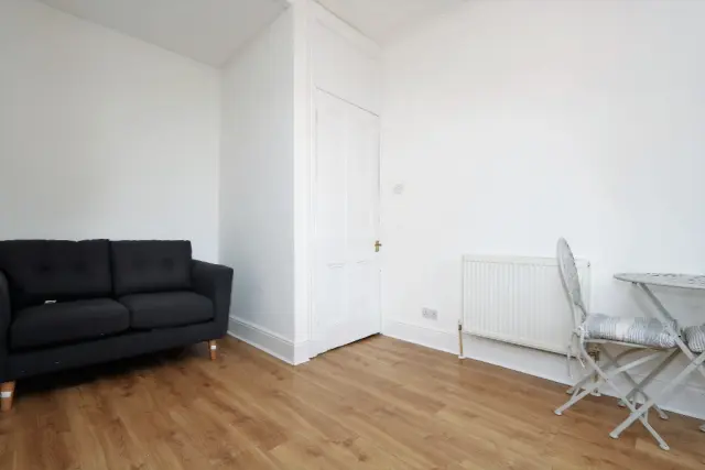 Eastwood Avenue, G41 3NY 1