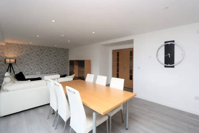 Milverton Road, G46 7AU 4