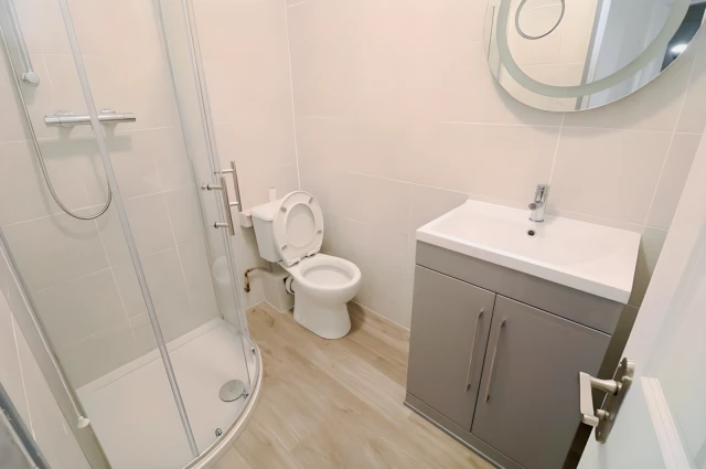 apartment in Ealing 1