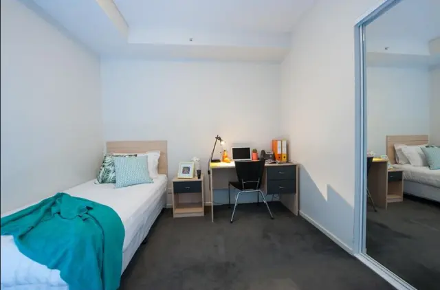 Student Living on Lonsdale 4