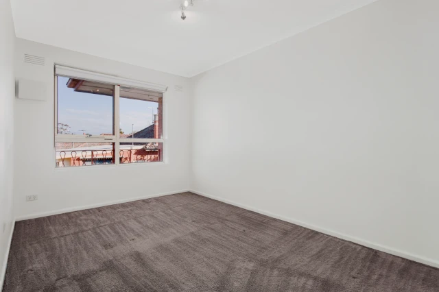 8/56 Grange Road,Carnegie,Victoria 3163 2