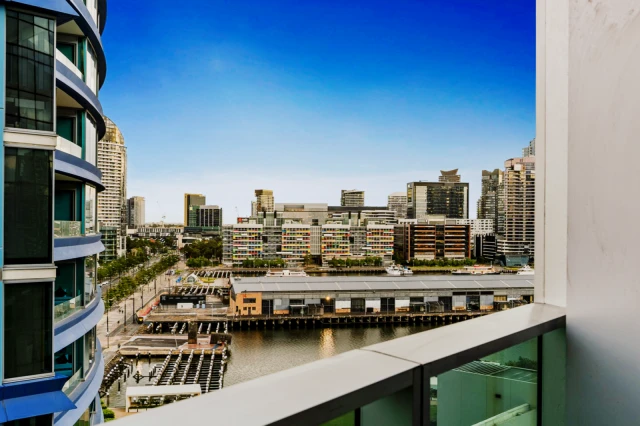 231 Harbour Esplanade, Docklands 3