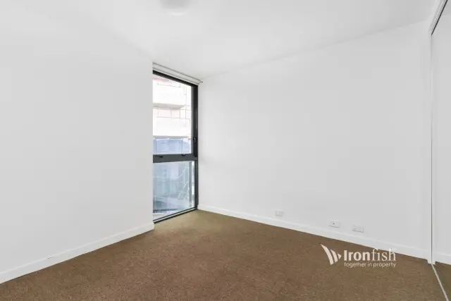 8 Marmion Place, Docklands 2