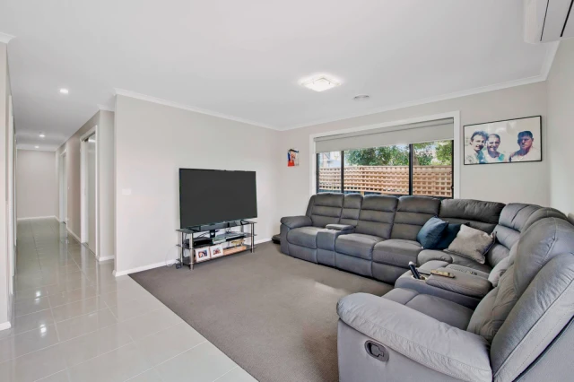 4/13 Tinworth Avenue, Mount Clear 4