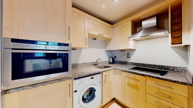 Kew Gardens Road 10596# 3