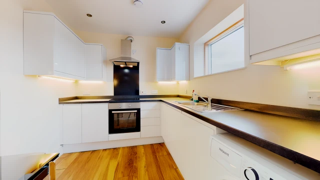 Chingford Mount Road 13481# 3