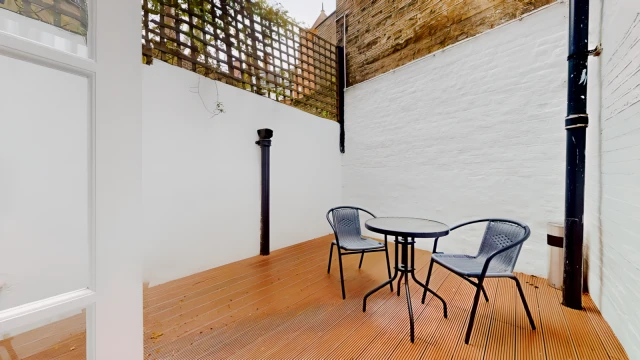 Cartwright Gardens 14216# 2