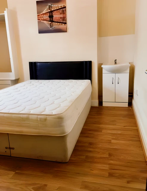 2 Vincent Street, Sandfiels, Swansea 1